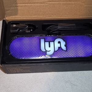Lyft Amp new, Battery And USB plug in power